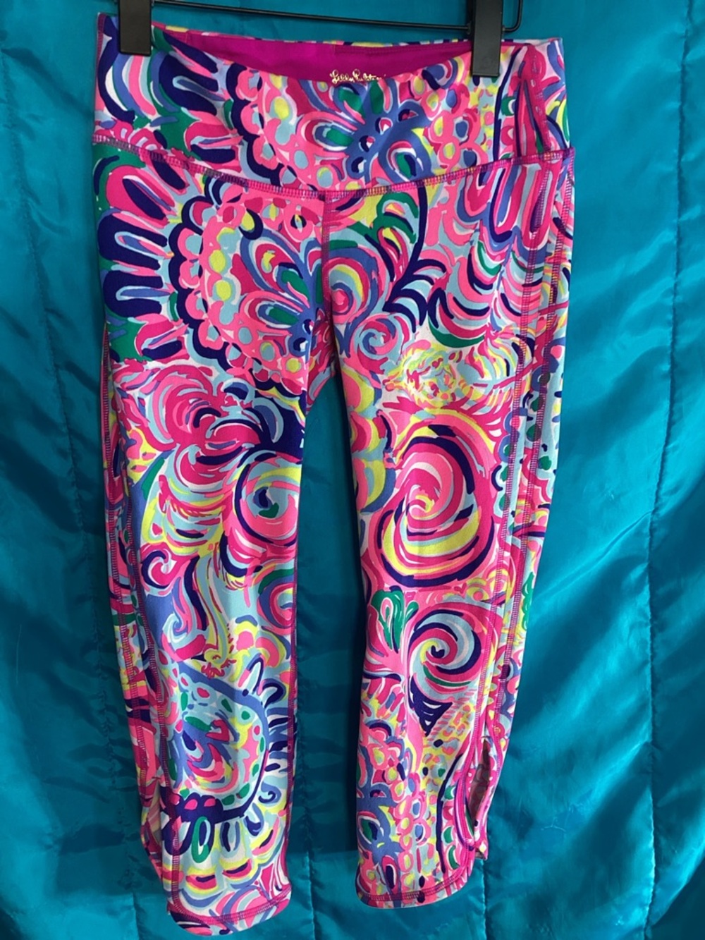 Lilly Pulitzer Pink Multi Swirl Capri Leggings - Picture 3 of 8